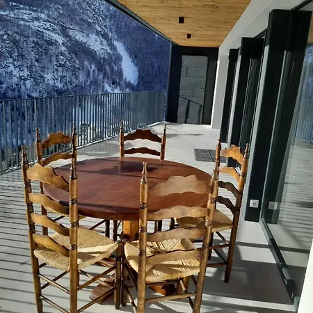 Casa Lo Tze Relais - Indipendent House With Amazing View Apartmán Valtournenche